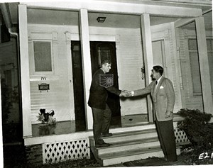 Image description is not available for 1955.039